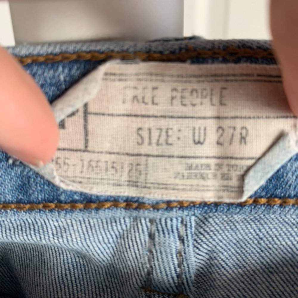 Free People Button Front Jean mid-rise with frayed - Picture 3 of 4